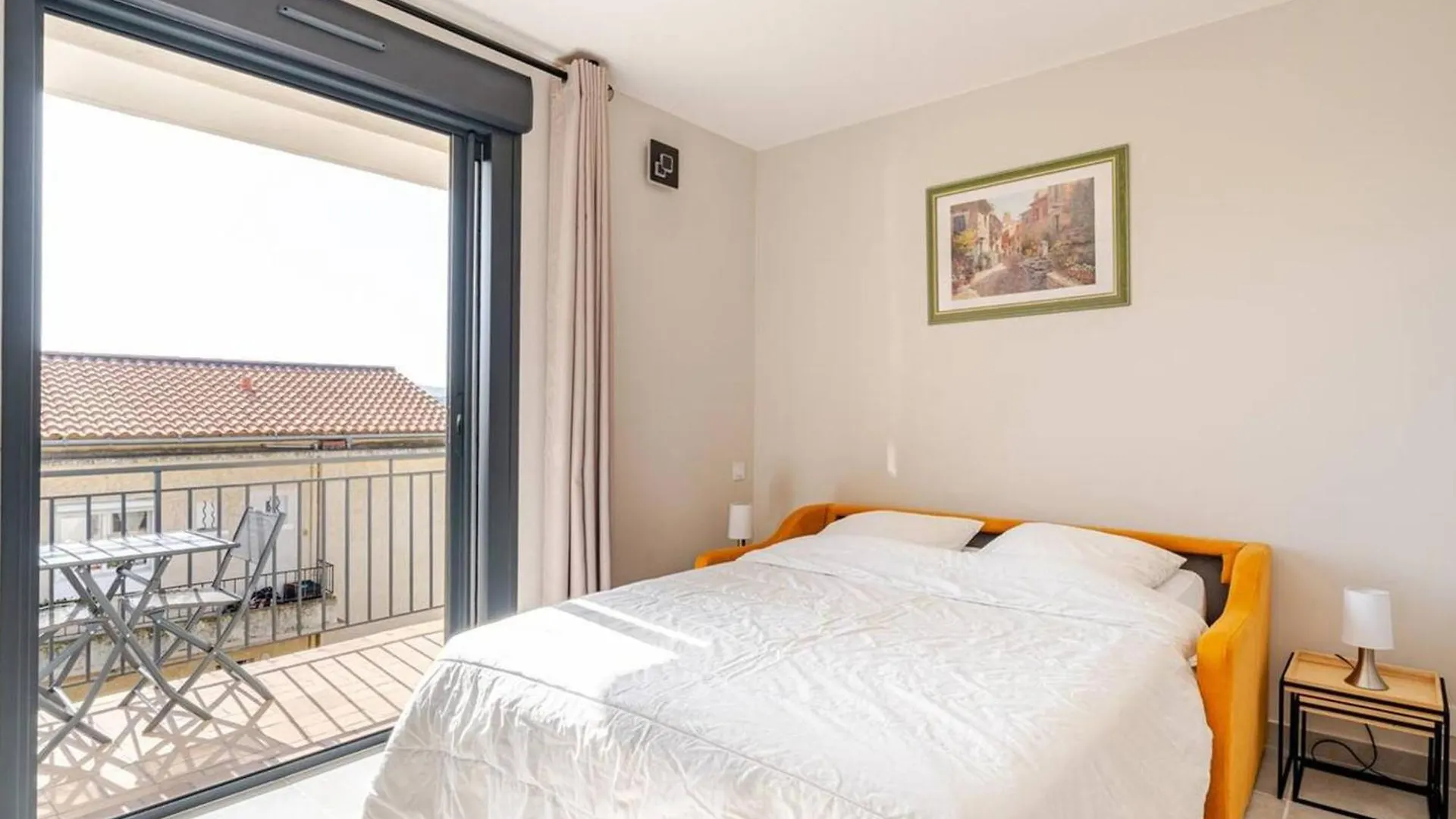 Charmant Studio Renove Au Coeur Du Lavandou Avec Clim Et Terrasse - Fr-1-816-7 Le Lavandou 0*,  France