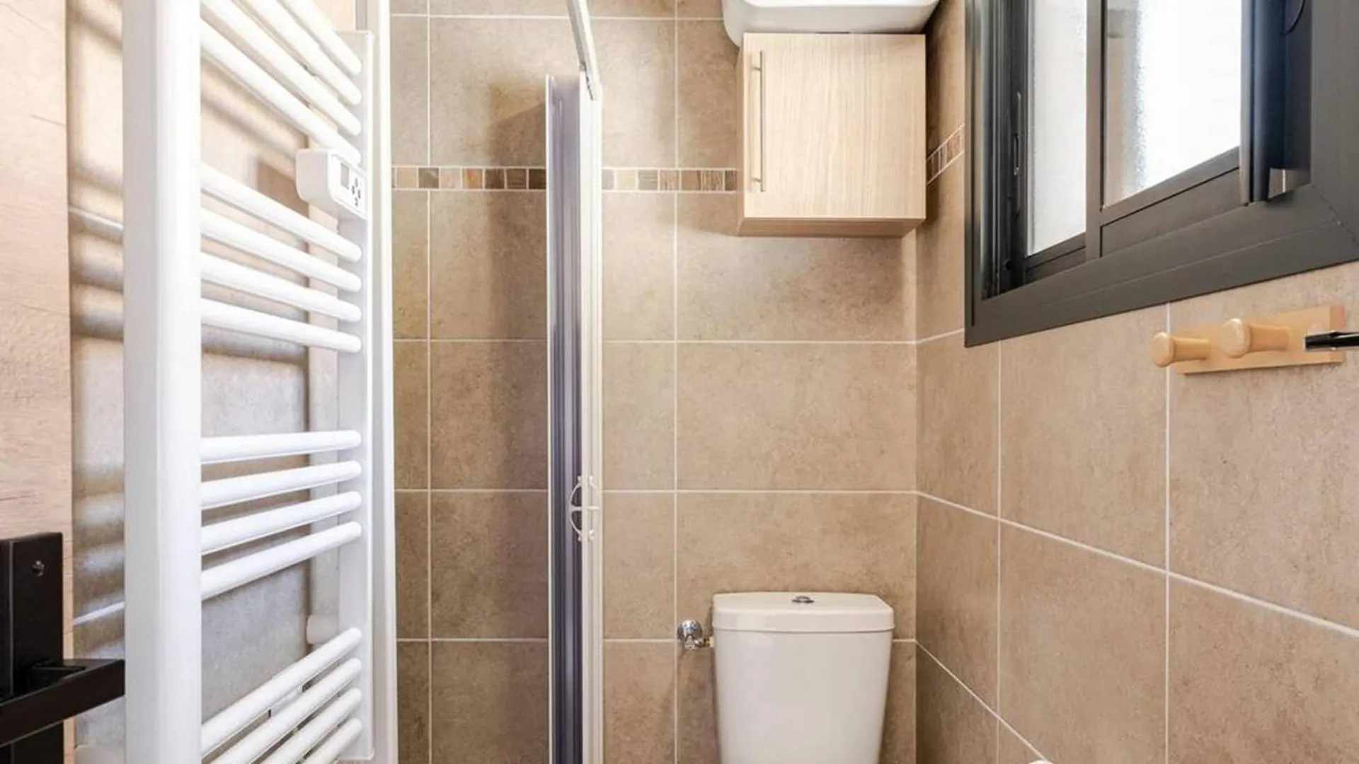 Charmant Studio Renove Au Coeur Du Lavandou Avec Clim Et Terrasse - Fr-1-816-7 Le Lavandou