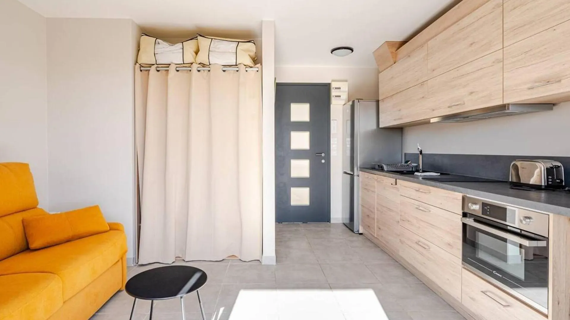 Apartment Charmant Studio Renove Au Coeur Du Lavandou Avec Clim Et Terrasse - Fr-1-816-7 Le Lavandou