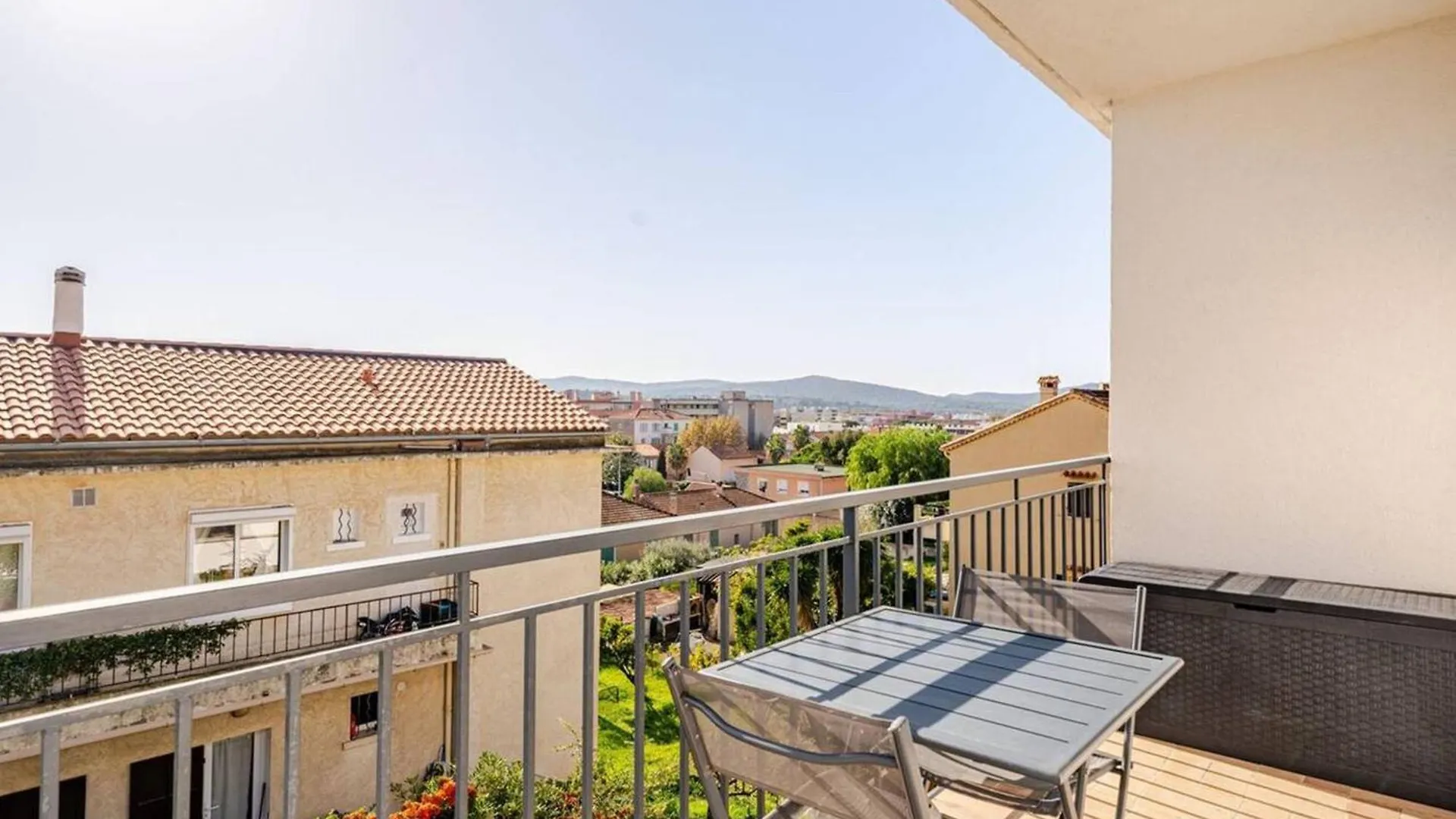 Charmant Studio Renove Au Coeur Du Lavandou Avec Clim Et Terrasse - Fr-1-816-7 Le Lavandou 0*,